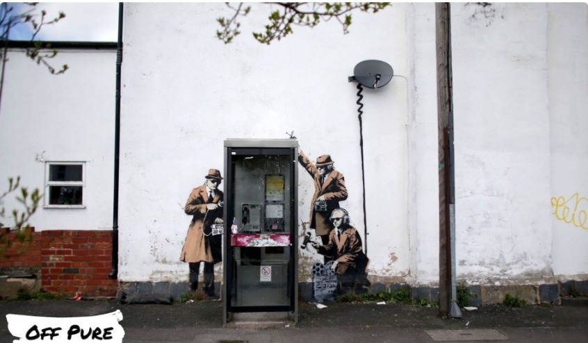 Banksy Spy Booth à Cheltenham